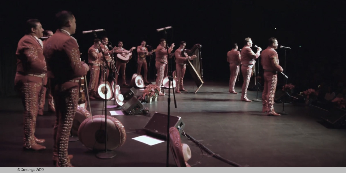José Hernández’ Merry-Achi Christmas, photo 1