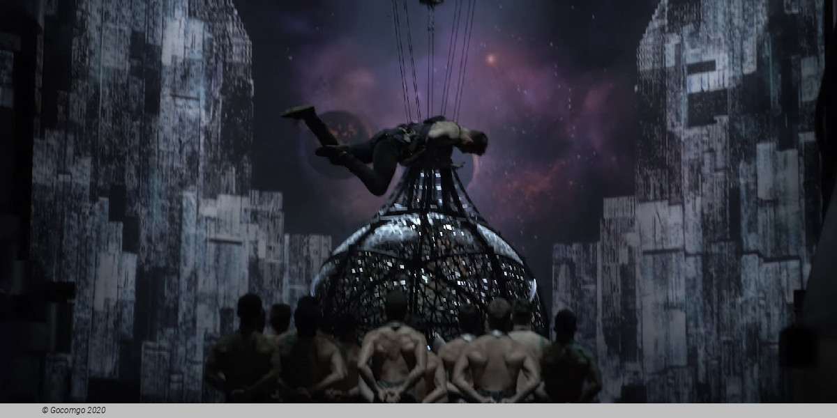 Scene 6 from the show "La Perle"