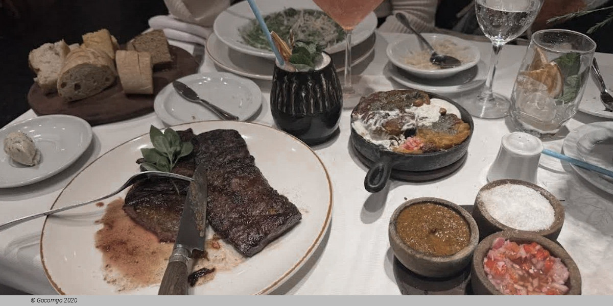 TANGO SHOW AT MICHELANGELO LEGEND